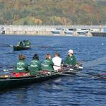Ruderboote vor der Orlik Staumauer Moldau 2010