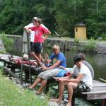 Ruderer warten mal wieder vor einer Schleuse S10