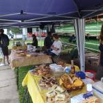 Annika Broetchenverkauf Drachenbootcup 2011