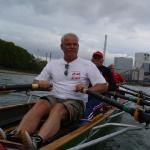 Ruderer vor dem Kraftwerk Rhein 2011