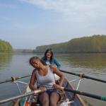 Donaunebenarm maedchen im Ruderboot 2012