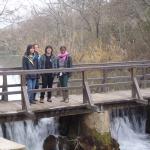 maedchen an den krka wasserfaellen kroatien 2013
