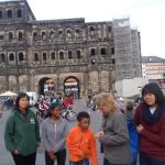 Ruderinnen vor der Porta Nigra 2013