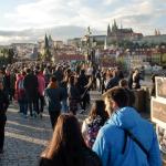 Karlsbruecke mit Hdradschin Moldau 2016