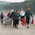 umtragen an der angeblich geoeffneten Schleuse Moldau 2016