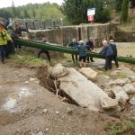 Boot umtragen an Schleuse Midi 2018