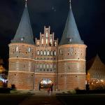 Holsten Tor bei Nachte Elbe 2020