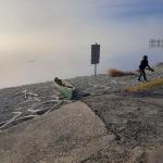 Boot aufladen im Nebel Neujahr 2022