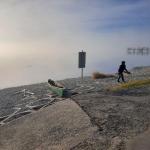 Boot aufladen im Nebel Neujahr 2022