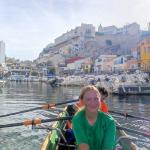 Marseille Ruderboot im kleinen Hafen 2022