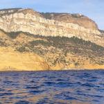 Ruderboot vor der Steilküste Marseille 2022