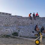 Ruderer warten am Strand in Marseille 2022