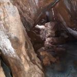 Eishöhle auf Insel im Inari 2022