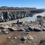 Nirina am Wasserfall Island 2022