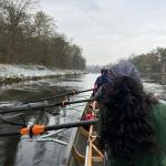 Sacrow Paretzer Kanal Ruderer bei Schneefall Ketzin Herbst 2022