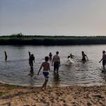 Ruderer baden in der Trebel 2022