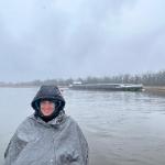 Steuermann im Schneetreiben Elbe 2023