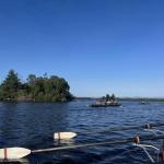 Ruderboote vor Inseln im Asnen 2023