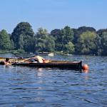 Berlin-Hamburg-2024_Kinderboot_macht_Badepause