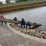 Umtagen von Ruderboot an kaputter Oder-Schleuse 2024