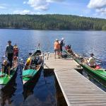 Ruderboote am Steg im Totalreservat