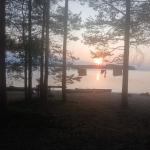 Sonnenuntergang kurz vor Mitternacht auf dem Saimaa