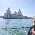 Ruderboot bei der Einfahrt nach Venedig