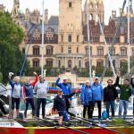 Kleinmachnower Barke vor dem Schloss Schwerin